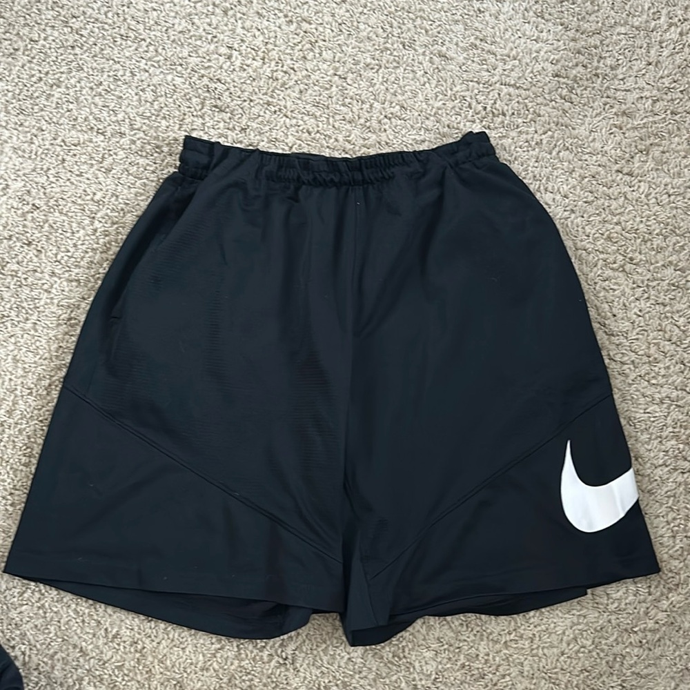 Men’s medium Nike shorts